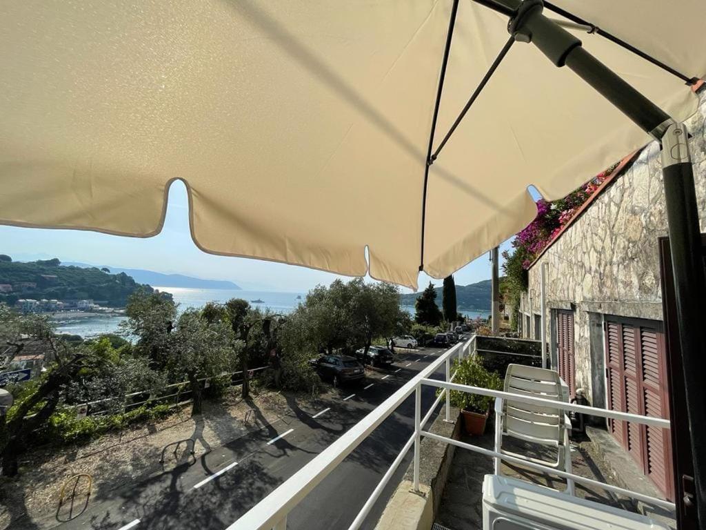 Monolocale Baia Dei Delfini Apartment Портовенере Екстериор снимка
